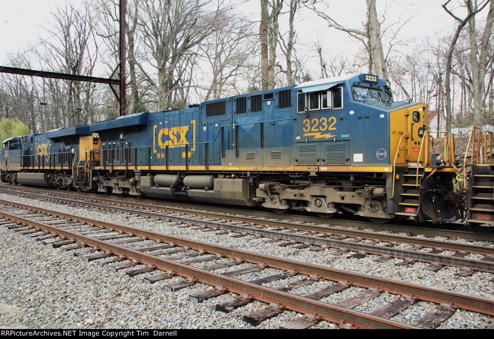 CSX 3232 on M404